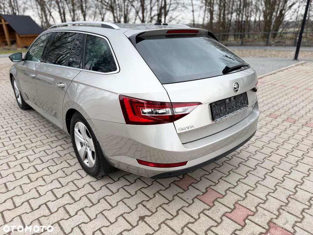 Skoda Superb 2.0 TDI 4x4 DSG Premium Edition - 31
