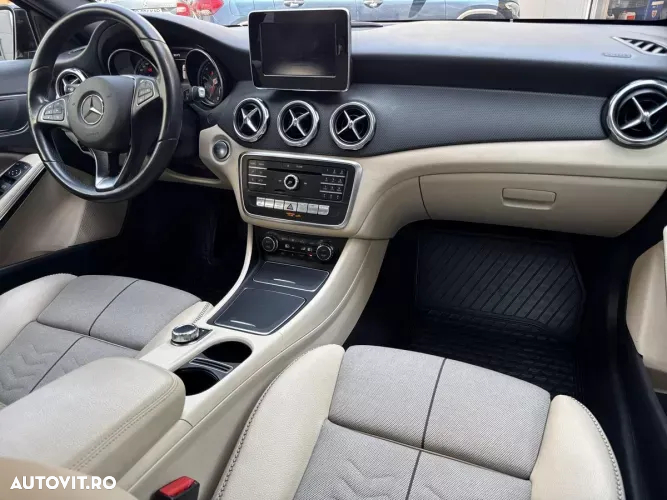 Mercedes-Benz GLA - 11
