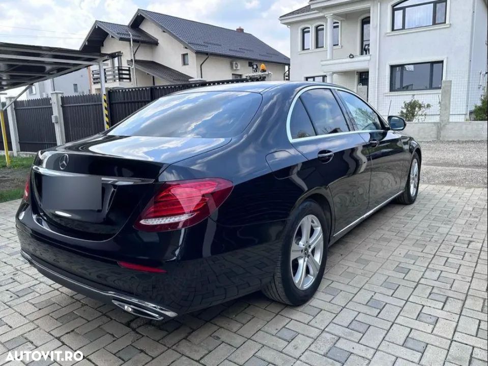 Mercedes-Benz E 220 d 9G-TRONIC - 1