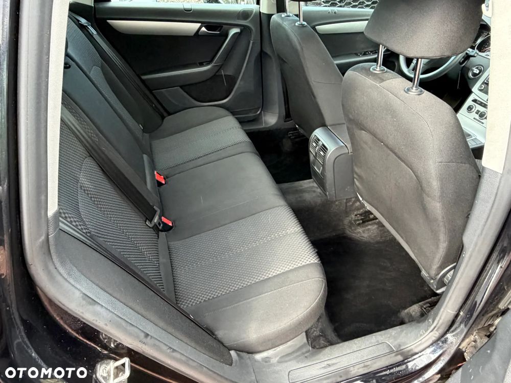 Volkswagen Passat 2.0 Blue TDI SCR Comfortline - 14