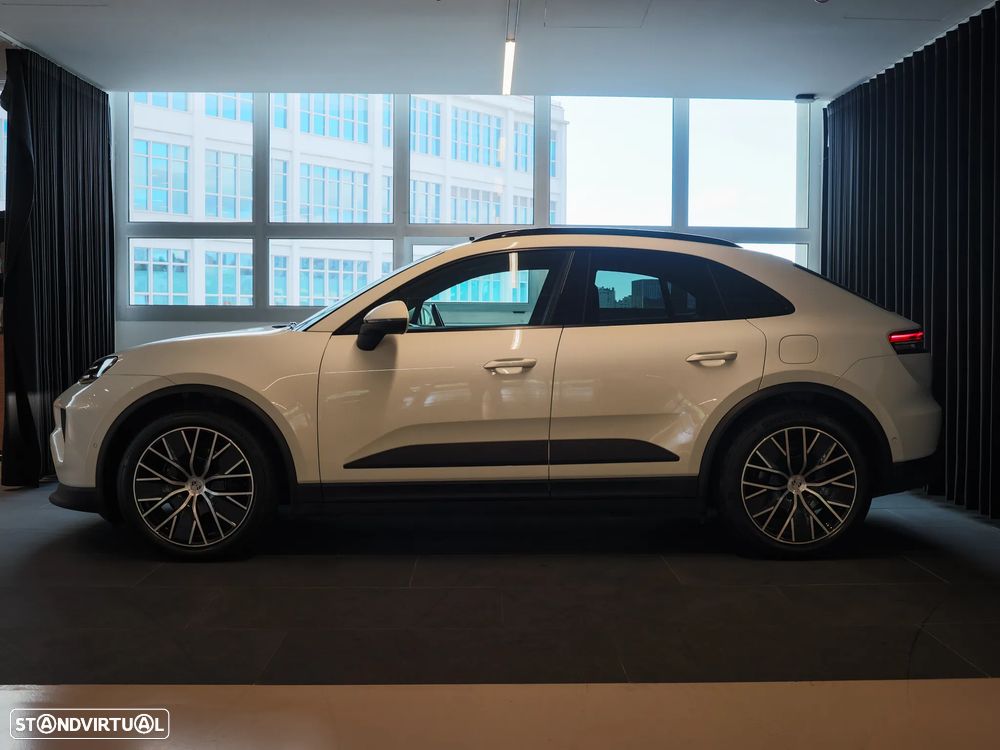 Porsche Macan Electric 4 - 9