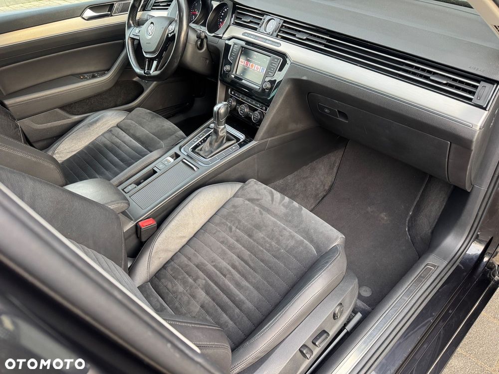 Volkswagen Passat 2.0 TDI SCR DSG Highline - 20