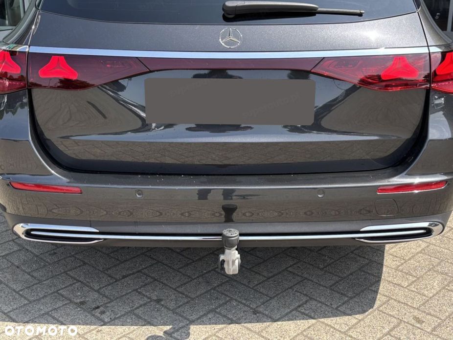 Mercedes-Benz Klasa E 220 d mHEV 4-Matic Avantgarde 9G-Tronic - 6