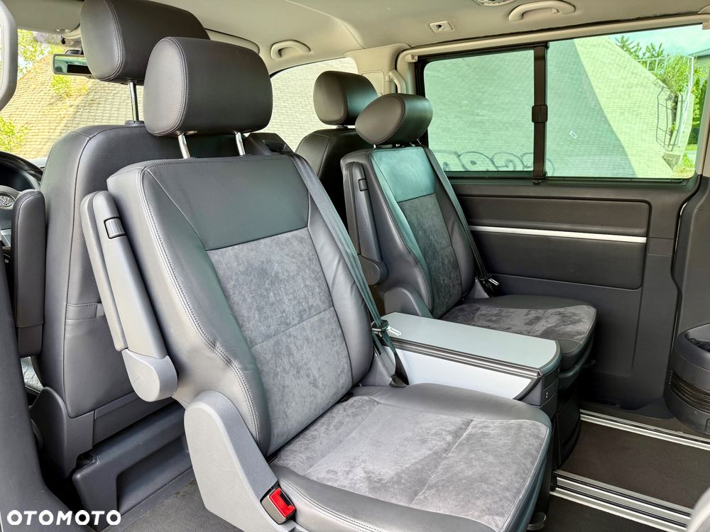 Volkswagen Multivan - 25