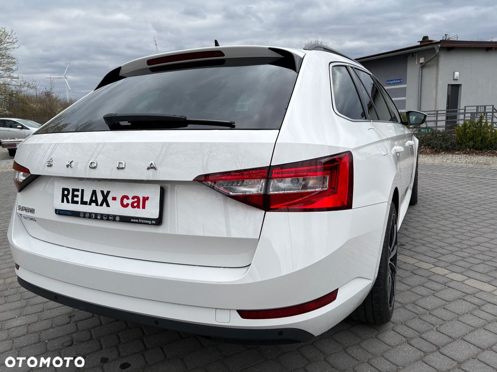 Skoda Superb 2.0 TDI Sportline - 11