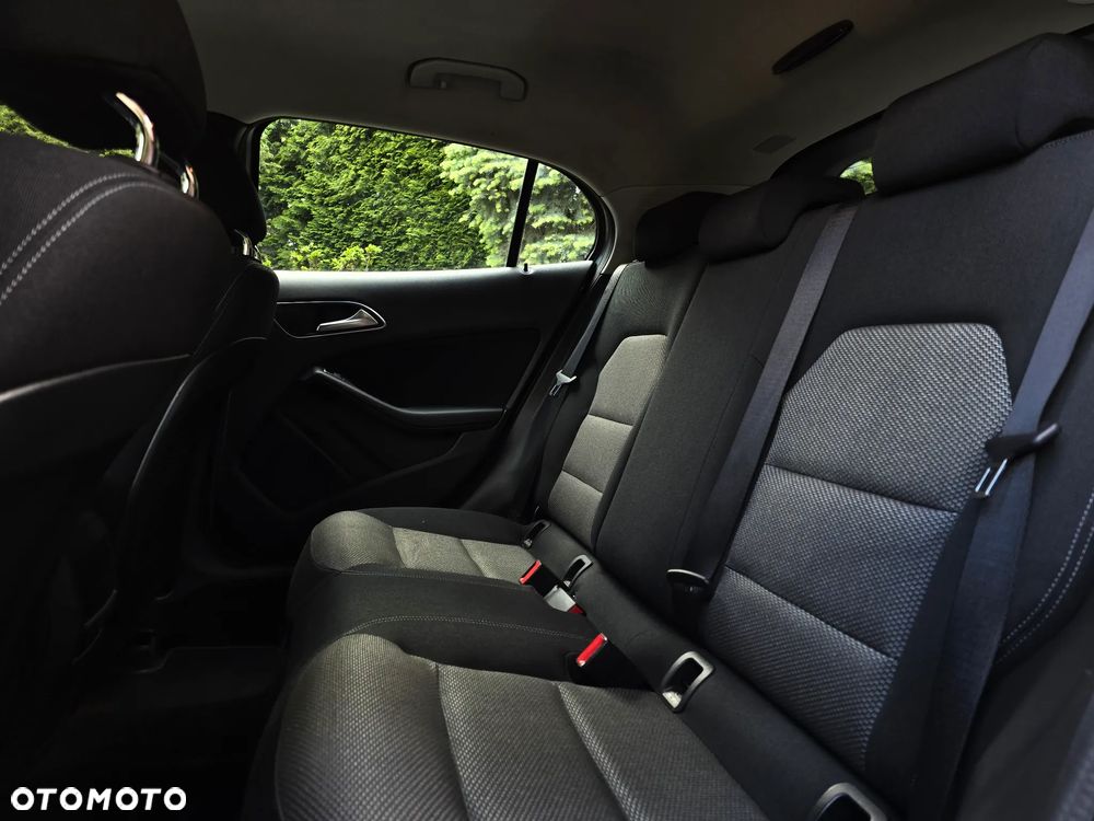 Mercedes-Benz GLA 200 7G-DCT Style - 28
