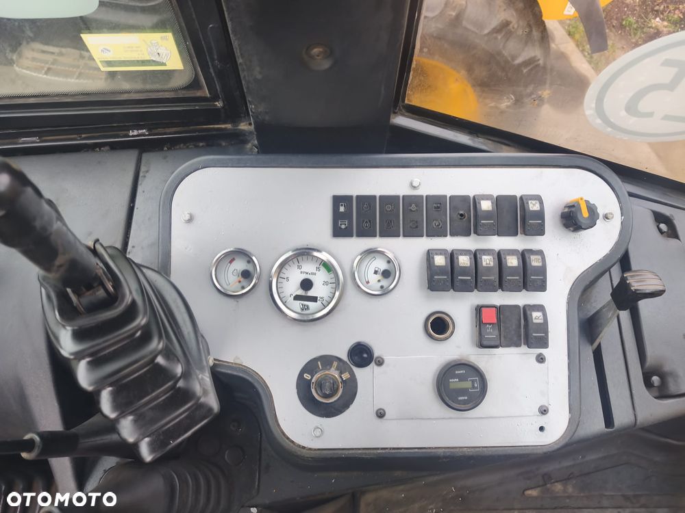 JCB 2CX - 8
