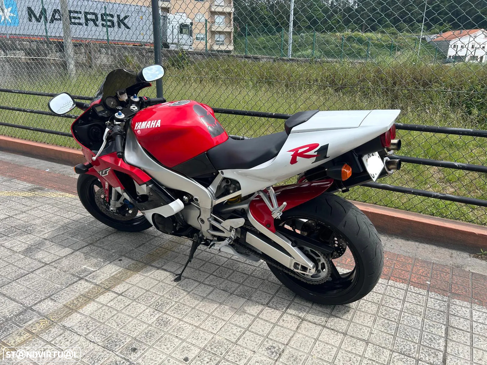 Yamaha YZF R1 - 2