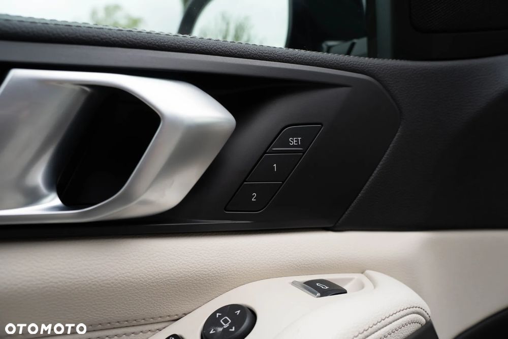 BMW X5 xDrive30d mHEV - 16