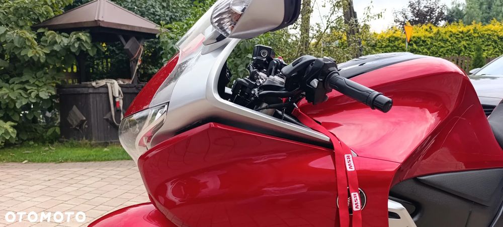Honda VFR - 40