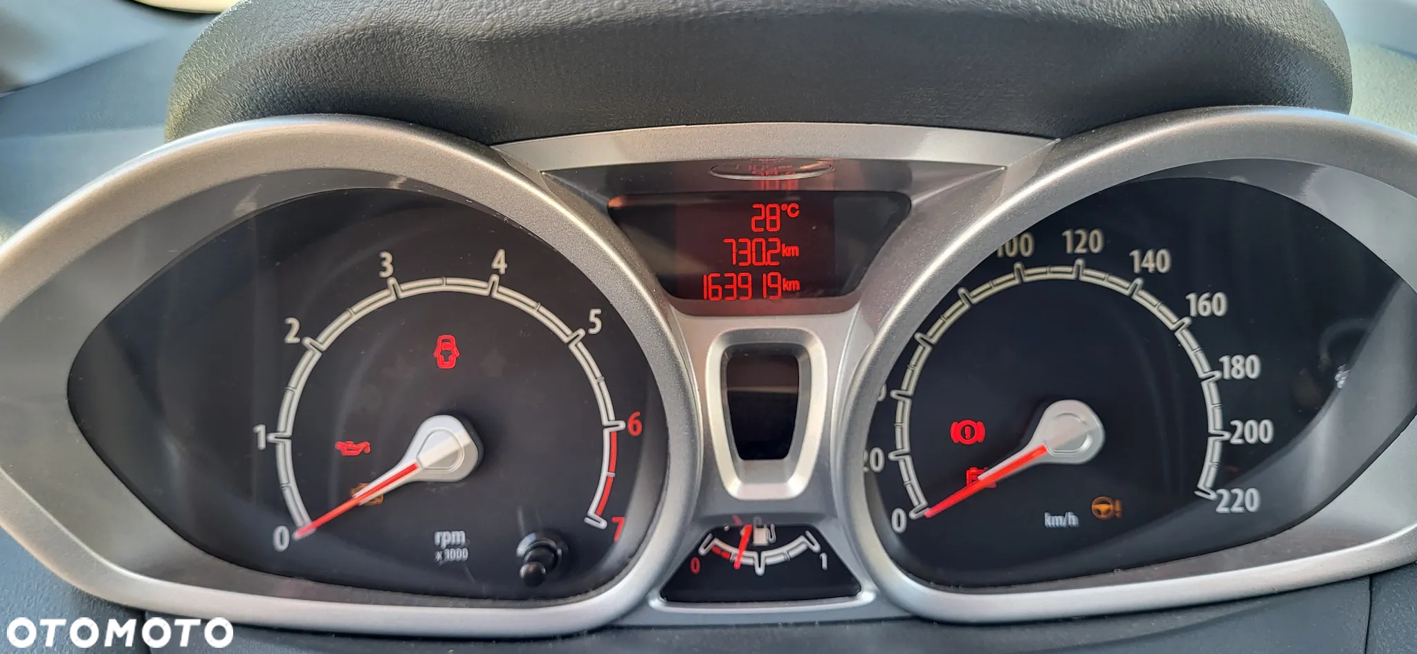 Ford Fiesta 1.4 Ghia - 8