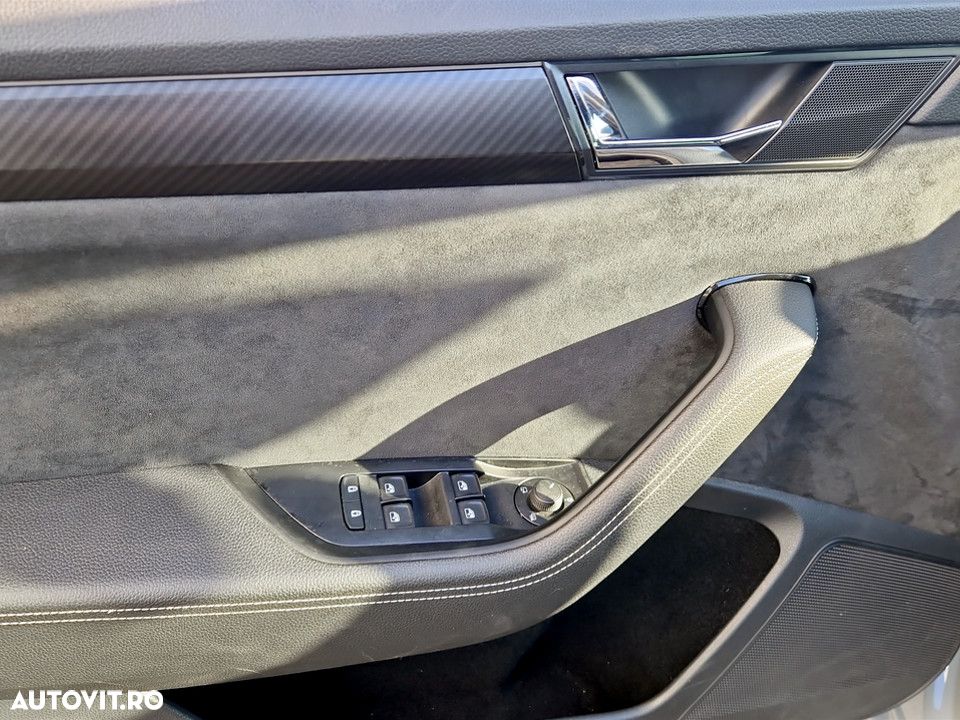 Skoda Superb 2.0 TDI DSG Sportline - 16