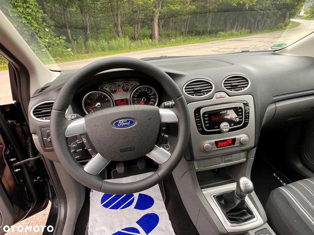 Ford Focus 1.6 Trend - 26