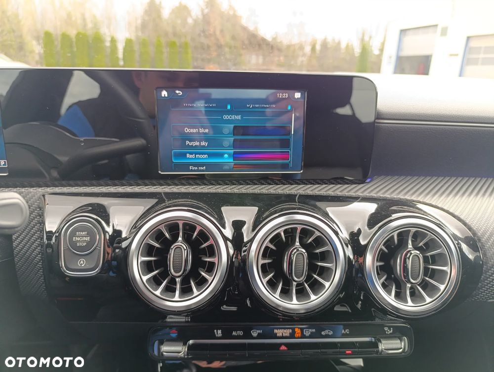 Mercedes-Benz CLA 200 7G-DCT - 22