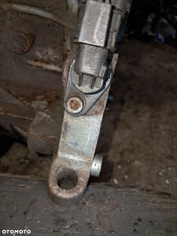Fiat Grande Punto 1.3 Diesel Silnik słupek 2521587 - 8