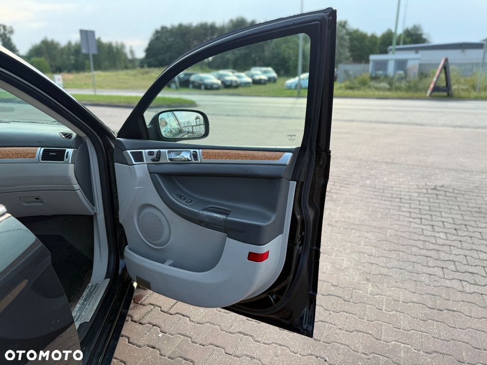 Chrysler Pacifica - 16