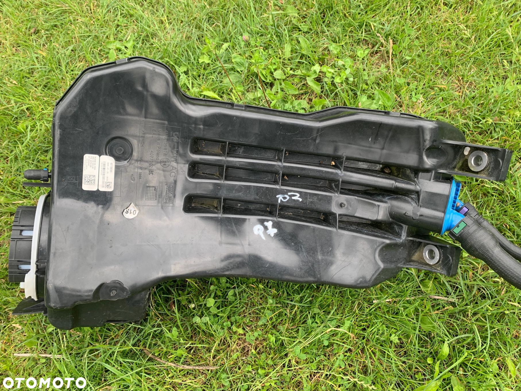 ZBIORNIK ADBLUE AUDI Q7 Q8 4M0131878CM - 2