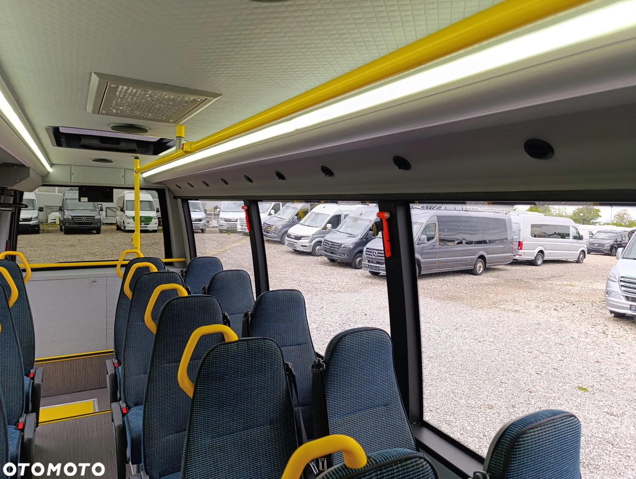 Mercedes-Benz Sprinter 517 - 22