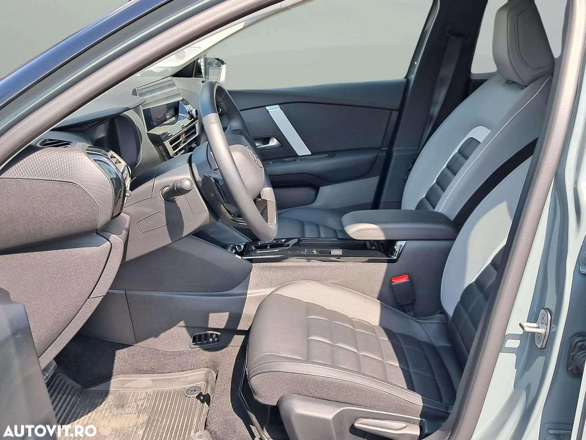 Citroën C4 1.2 136 eDCT6 MHEV MAX - 4