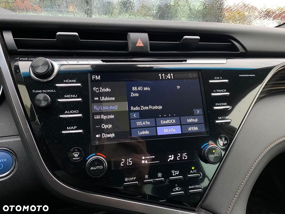Toyota Camry 2.5 Hybrid Executive CVT - 17