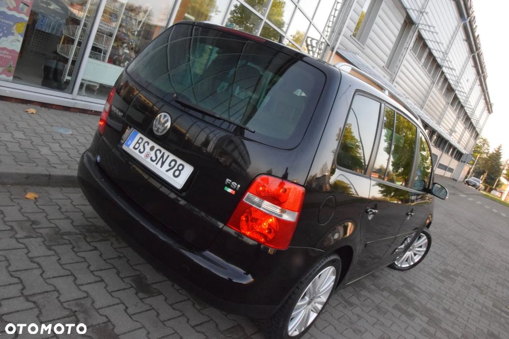 Volkswagen Touran - 27