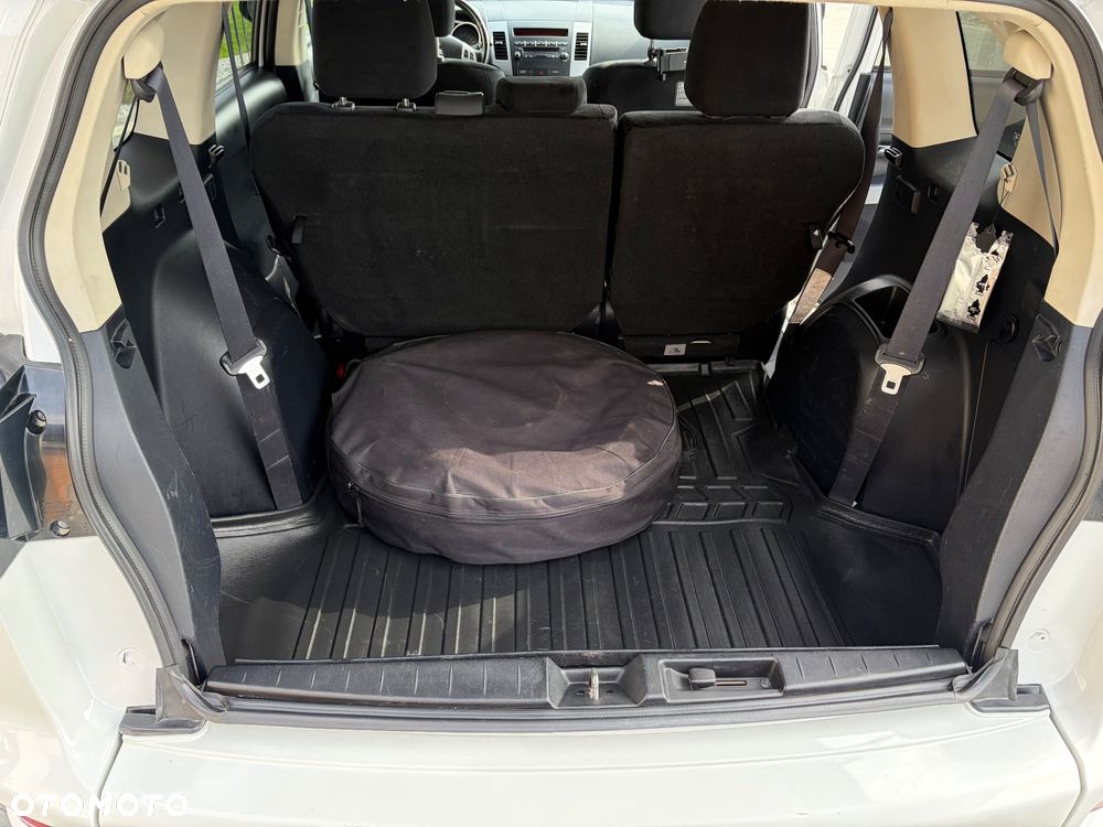 Mitsubishi Outlander 3.0 V6 XLS - 23