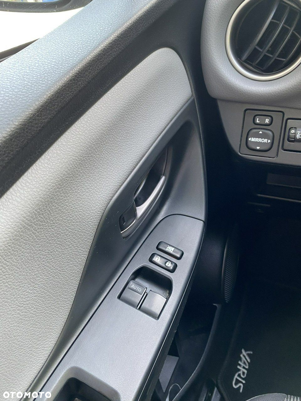 Toyota Yaris - 23