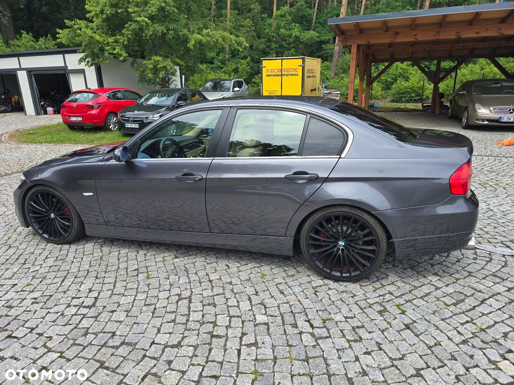 BMW Seria 3 325i - 17