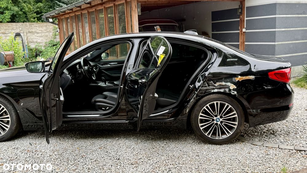 BMW Seria 5 530e iPerformance Luxury Line - 37