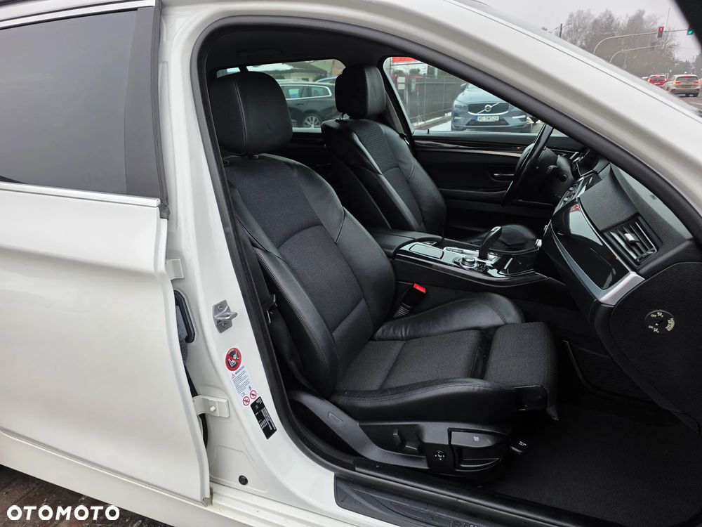 BMW Seria 5 520d Sport-Aut - 17