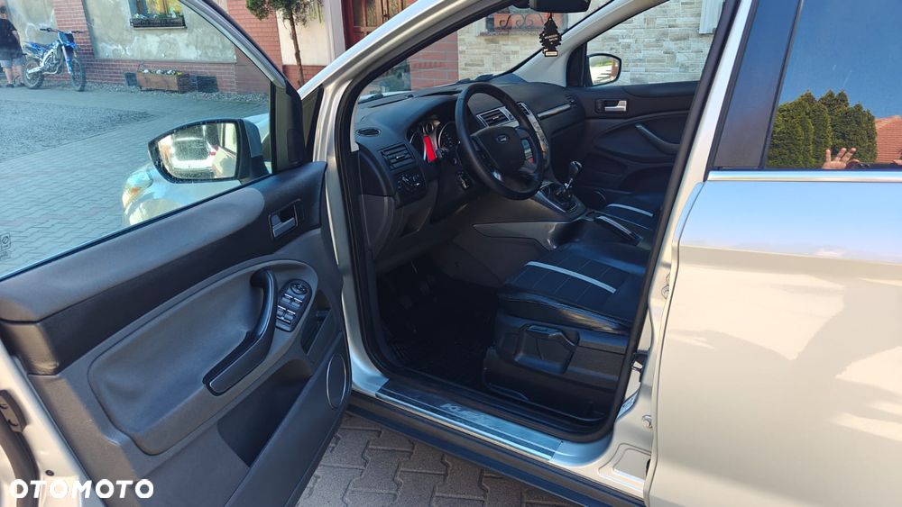 Ford Kuga 2.0 TDCi Titanium - 14