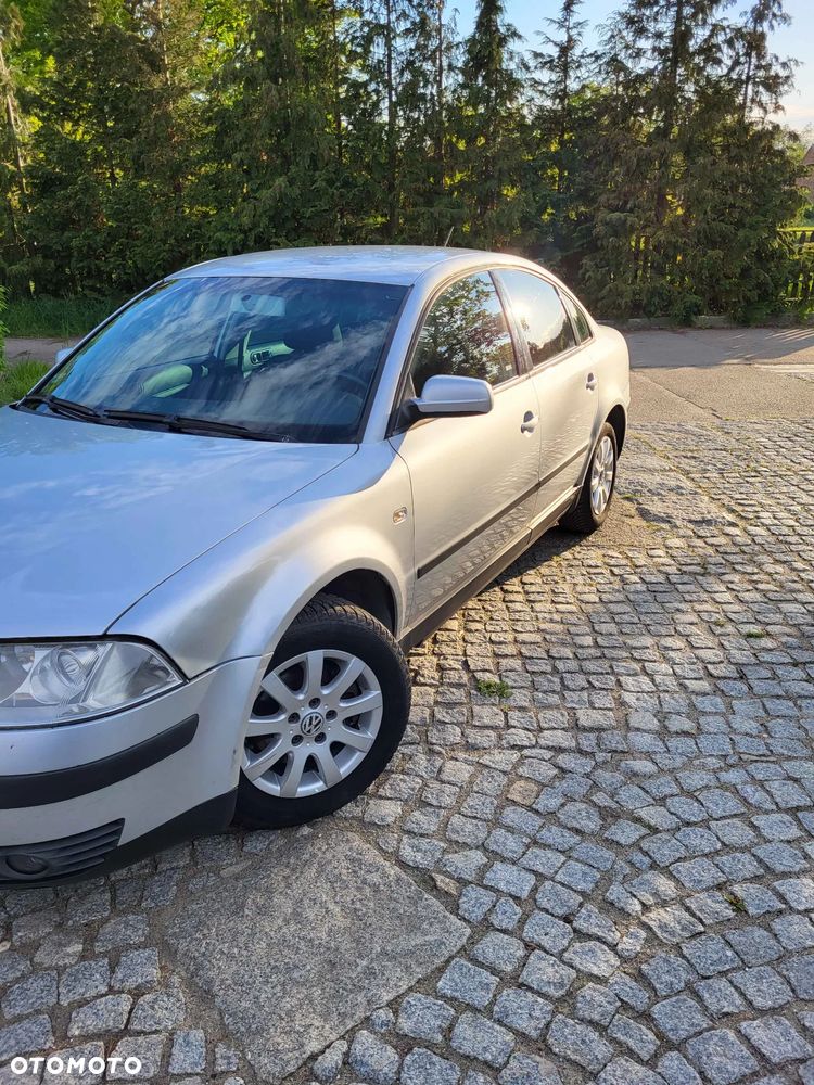 Volkswagen Passat 1.9 TDI Basis - 2