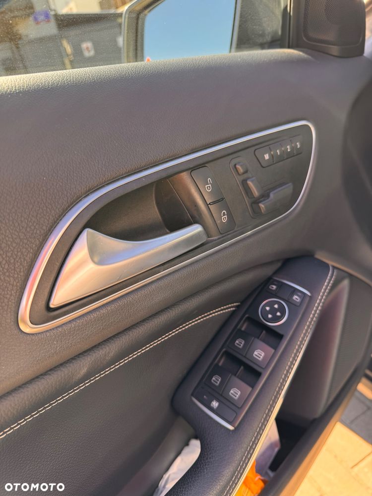 Mercedes-Benz GLA 250 4-Matic - 32