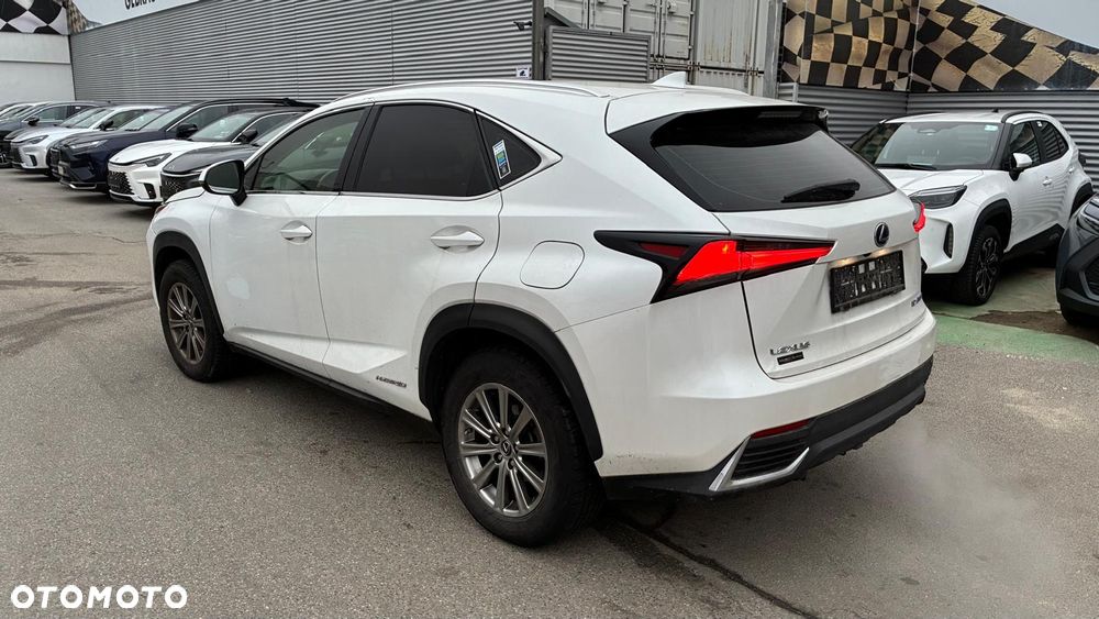 Lexus NX 300h Comfort AWD - 3