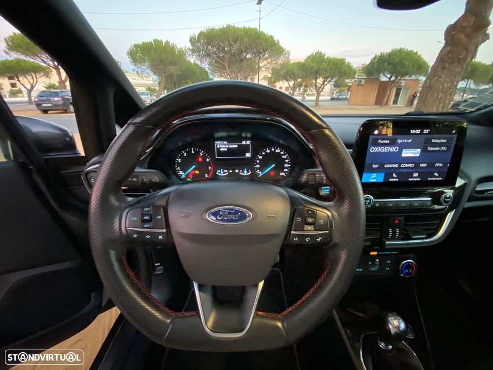 Ford Fiesta 1.0 EcoBoost S&S ST-LINE - 11