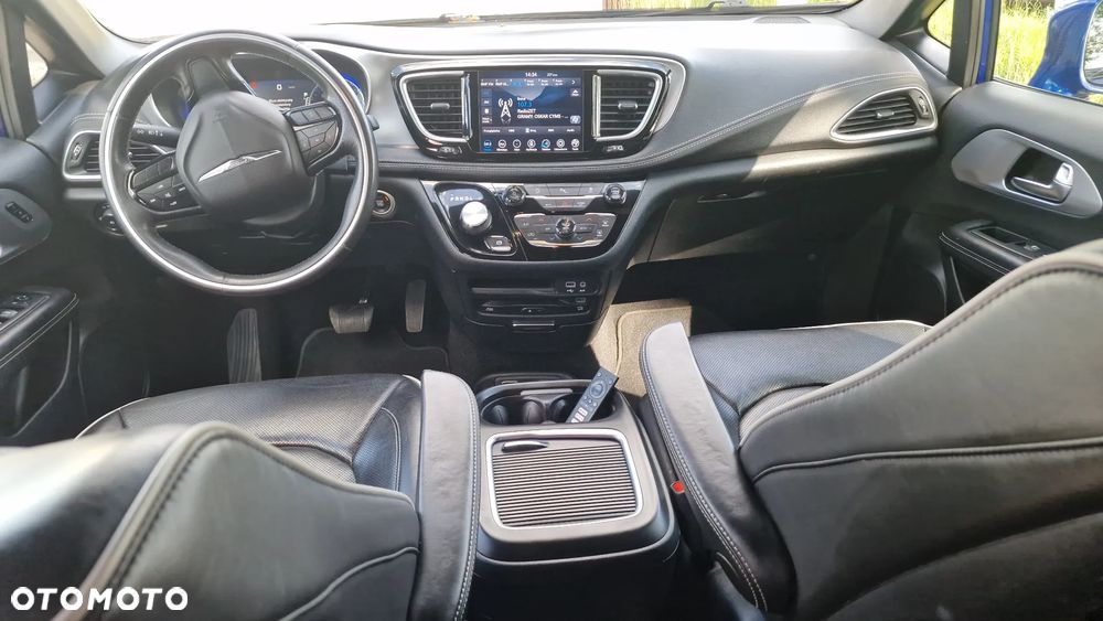 Chrysler Pacifica - 29