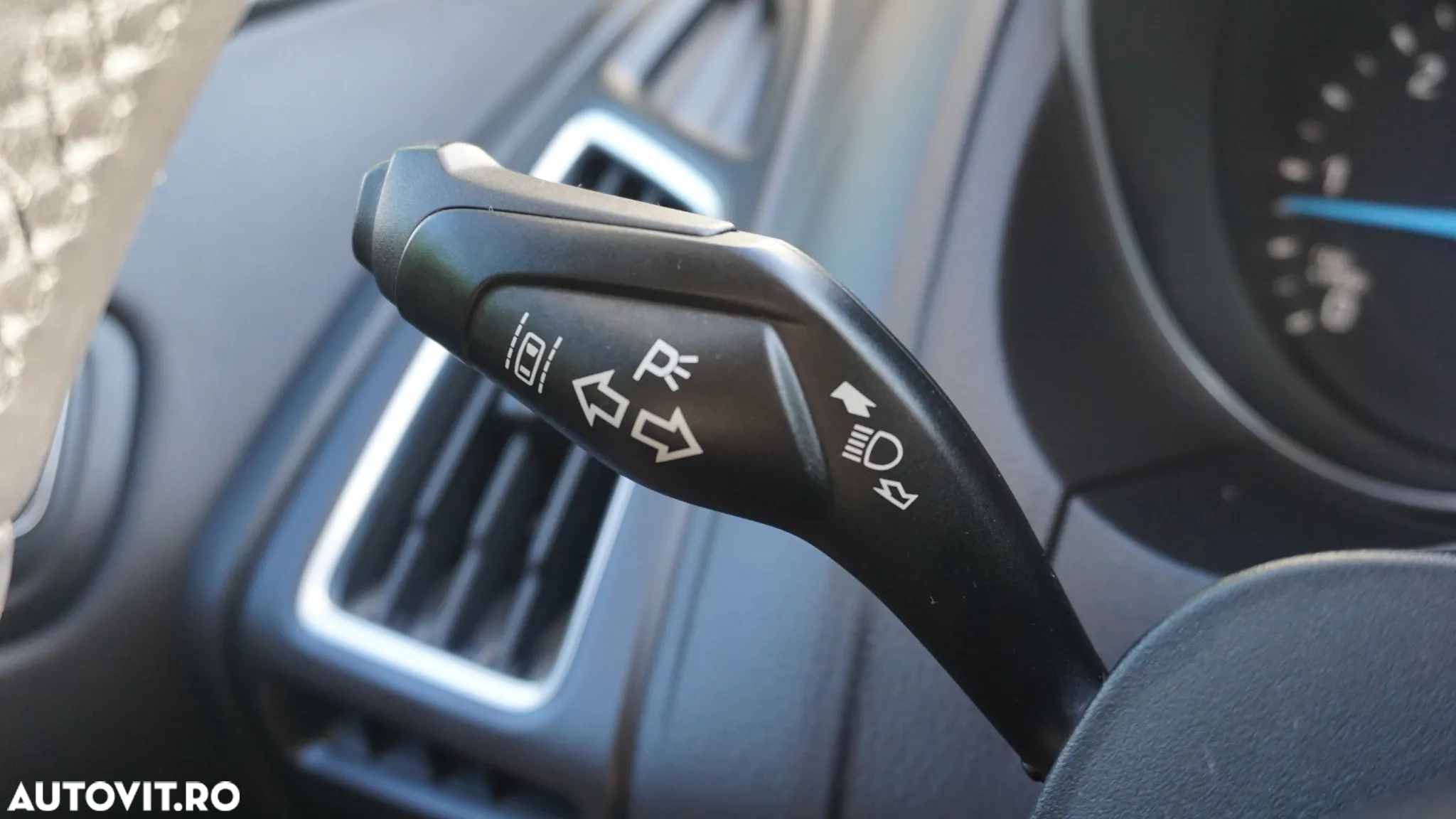 Ford Focus 1.5 EcoBlue Active Business - 19