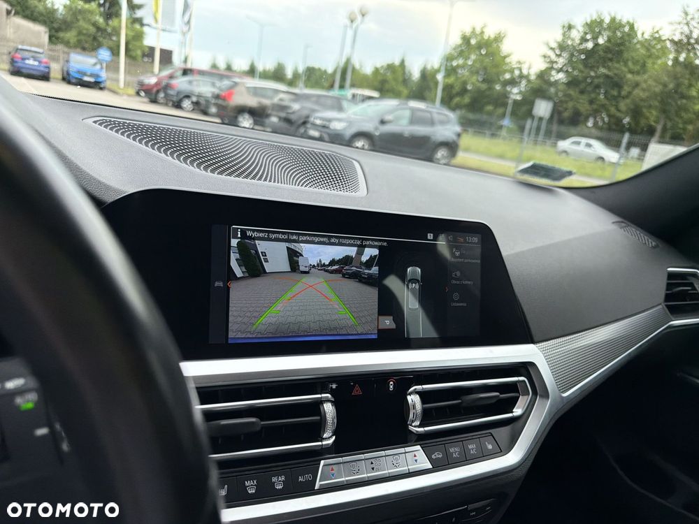 BMW Seria 3 318i - 25