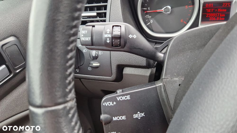 Ford Kuga 2.0 TDCi 2x4 Champions Edition - 21