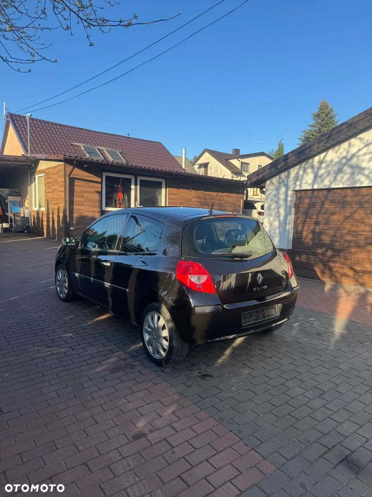 Renault Clio - 7