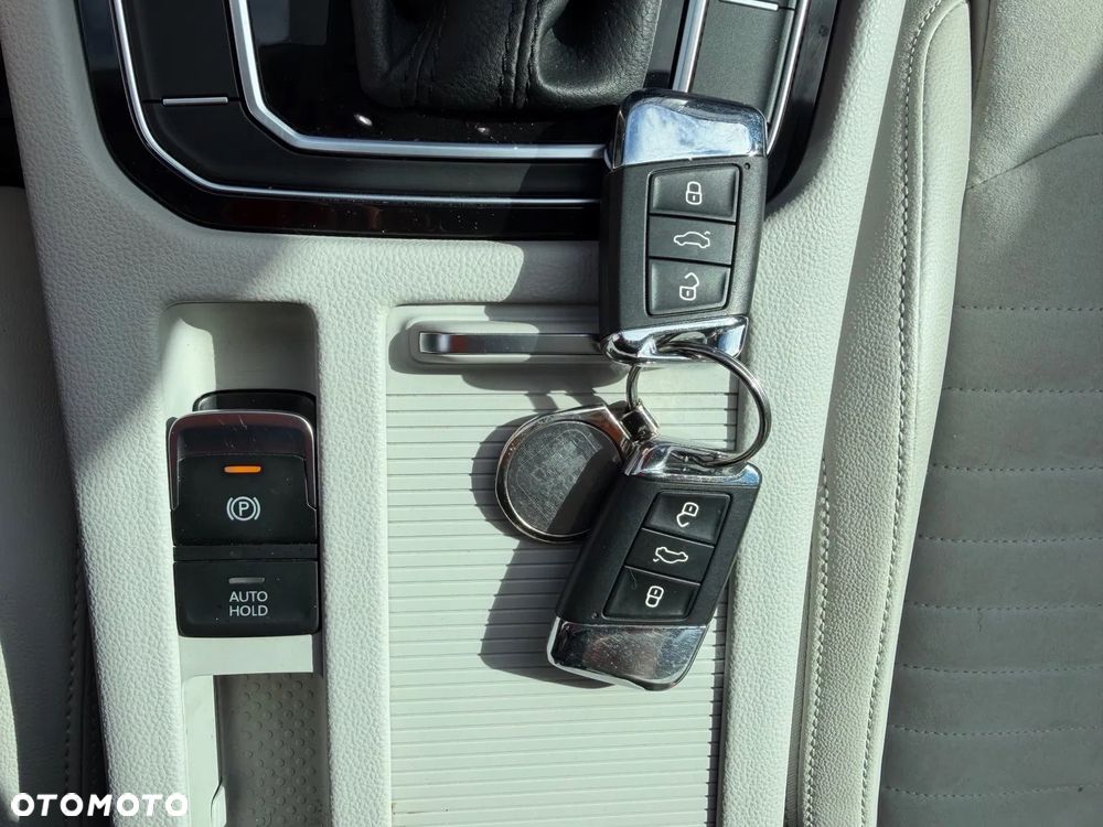 Volkswagen Passat 2.0 TSI 4Mot Elegance DSG - 22
