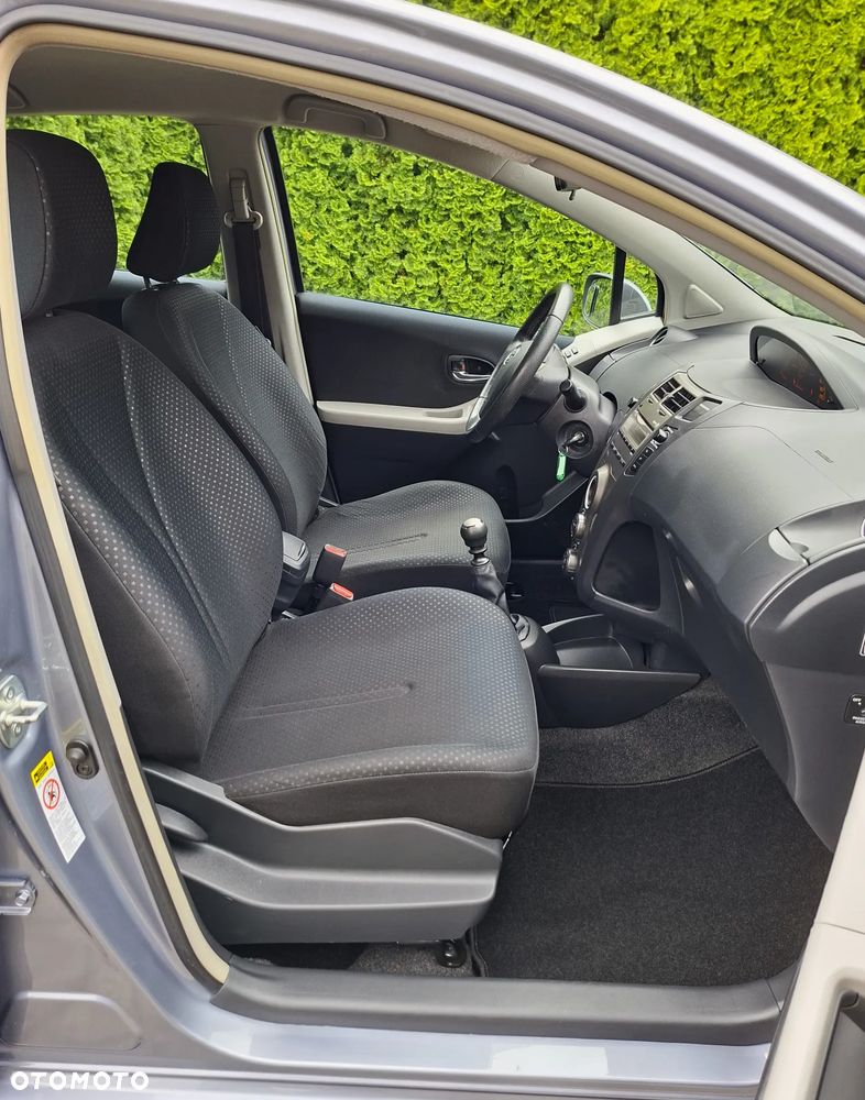 Toyota Yaris 1.33 VVT-i Life - 10