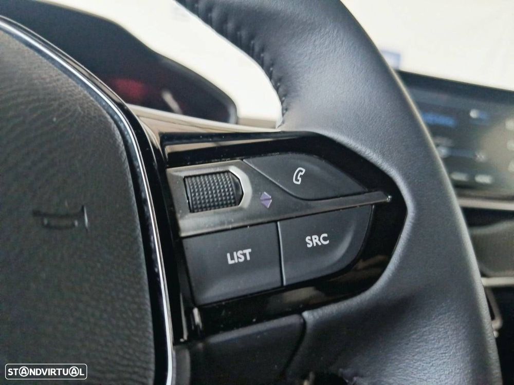 Peugeot 2008 1.2 Hybrid Allure e-DCS6 - 17