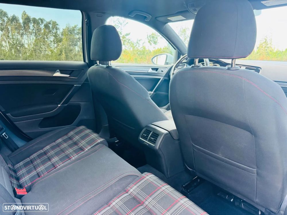 VW Golf 2.0 TSi GTi DSG Performance - 46