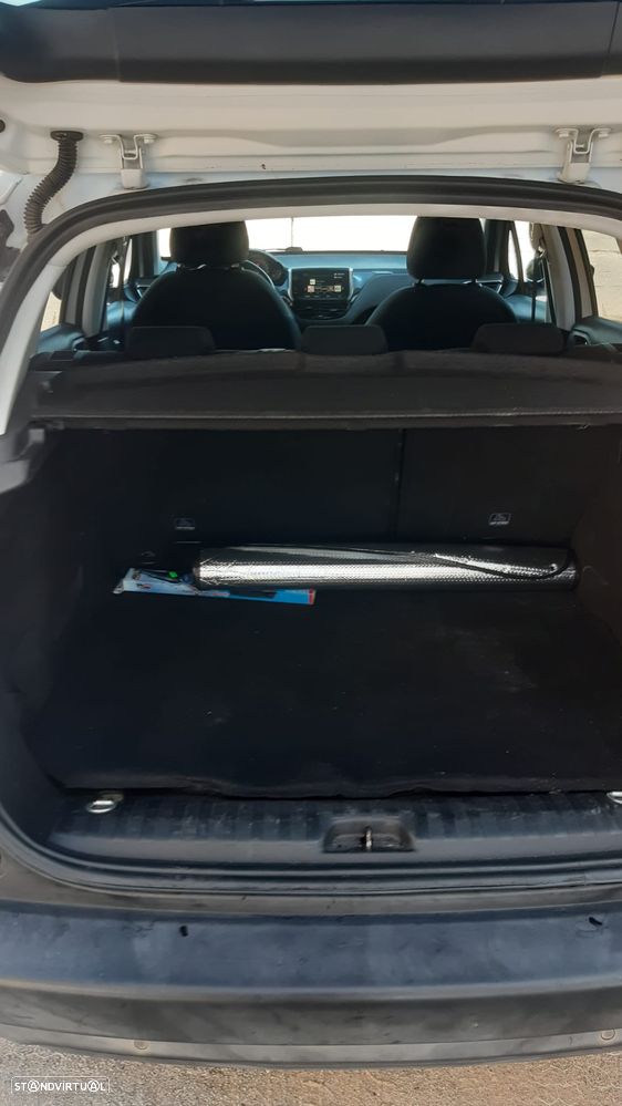 Peugeot 2008 1.2 PureTech Style - 12