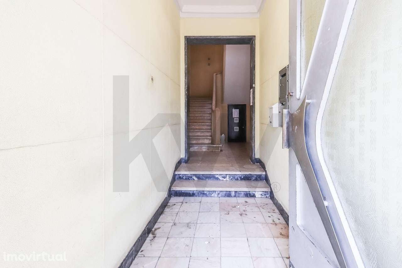 Apartamento de tipologia T2 para arrendar em rua central de Linda-a-Ve - Grande imagem: 3/19