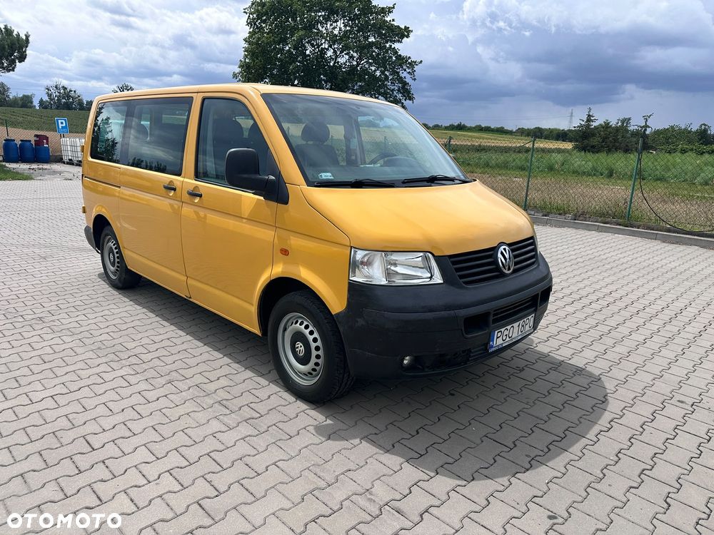 Volkswagen Caravelle - 2