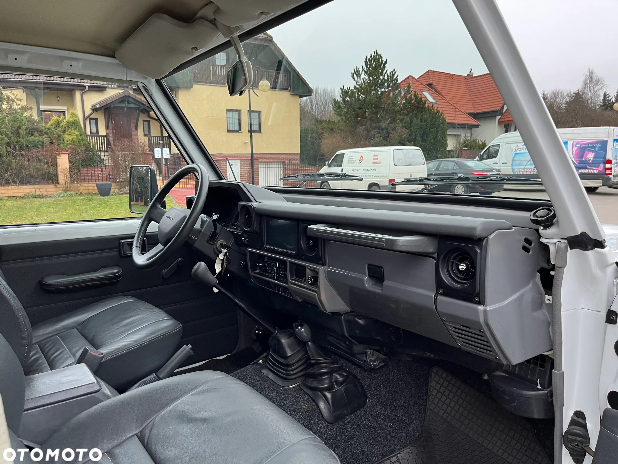 Toyota Land Cruiser HT LX - 31