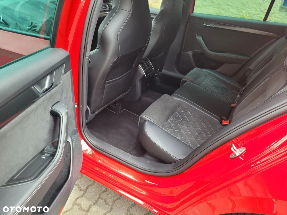 Skoda Superb 2.0 TDI DSG Sportline - 11