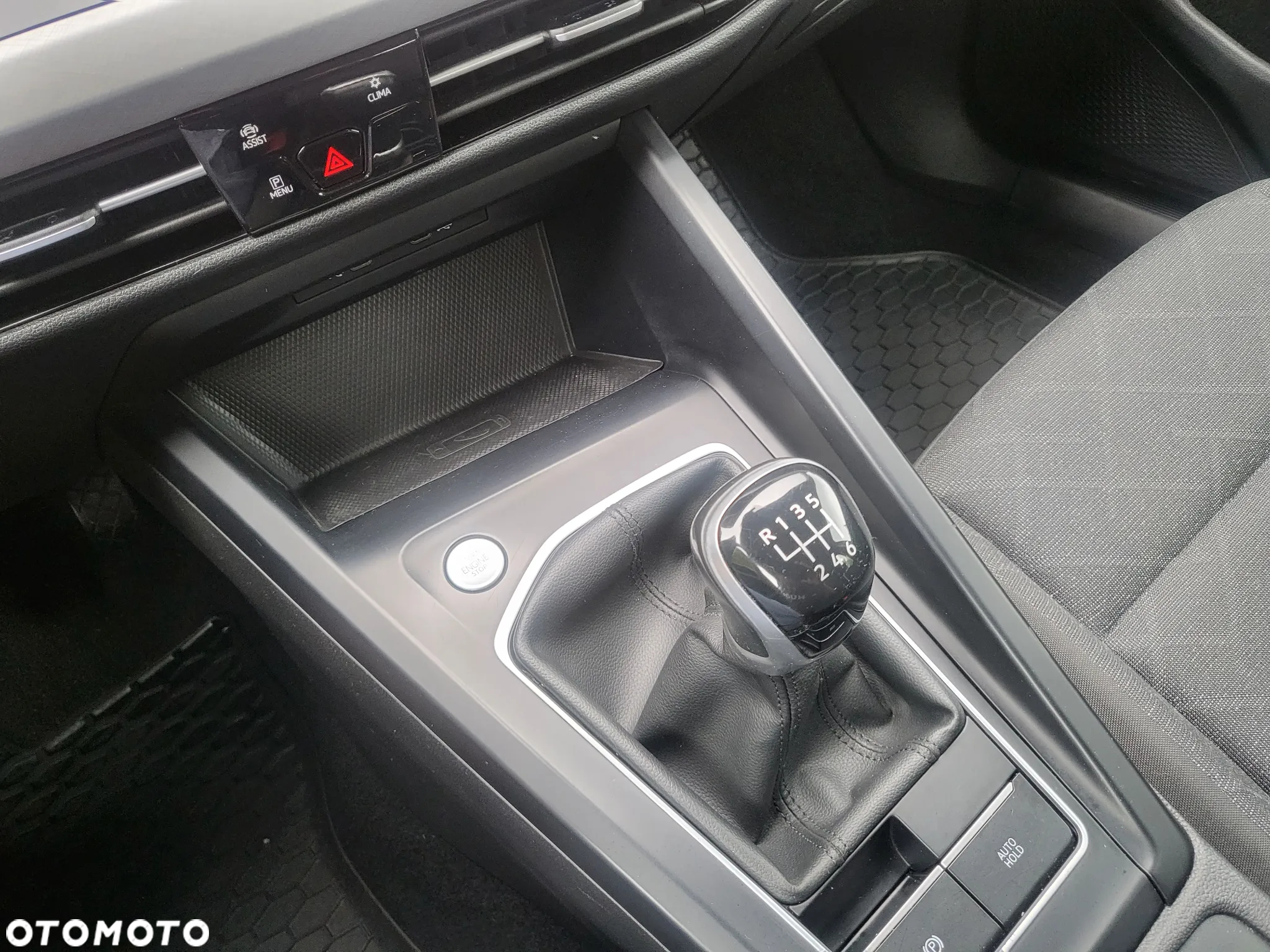 Volkswagen Golf VIII 1.0 TSI Life - 33